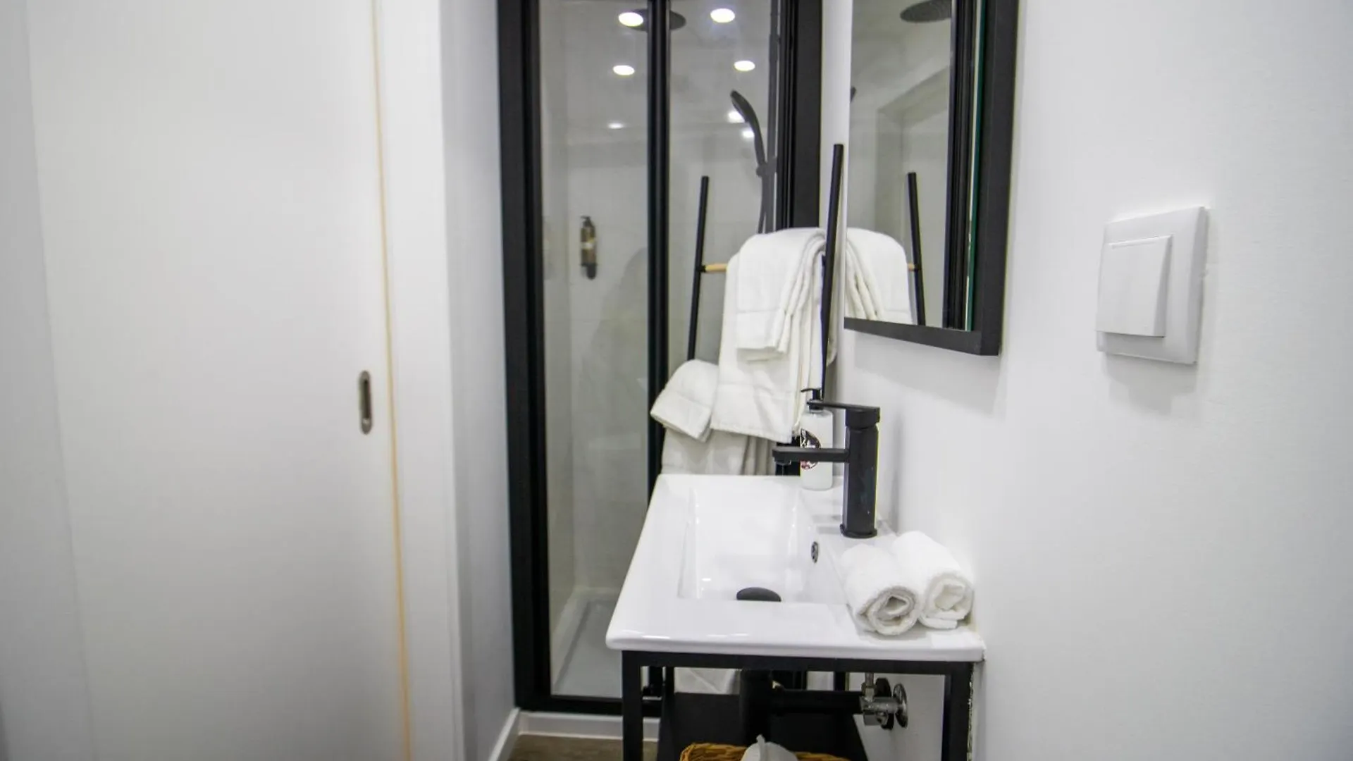 Aparthotel Loios Studios And Apartments Lissabon Portugal