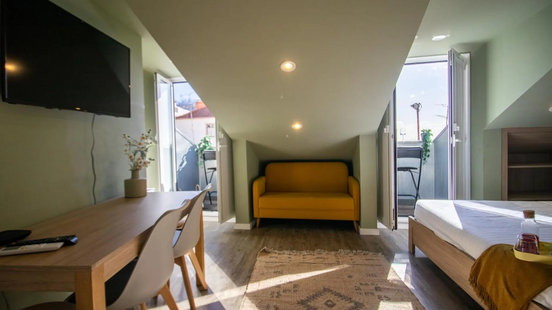 Loios Studios And Apartments Lisbon Aparthotel