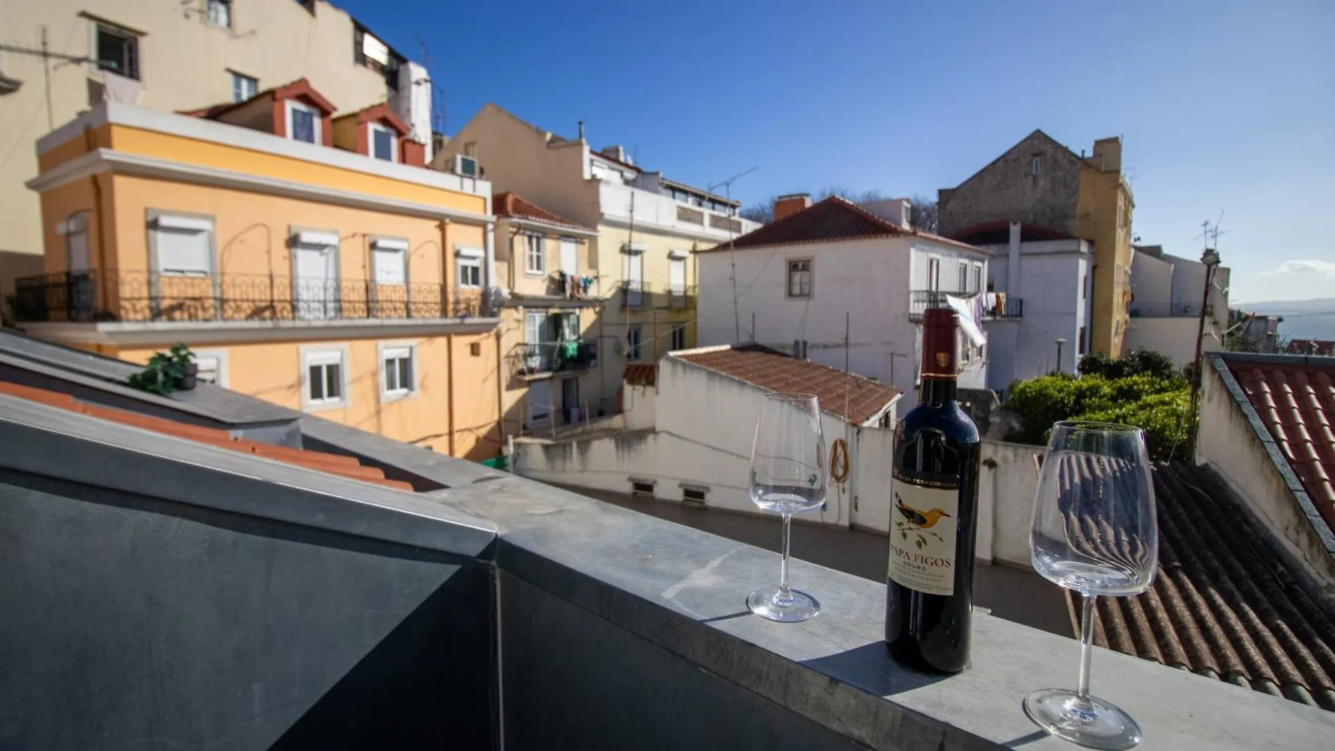 Aparthotel Loios Studios And Apartments Lissabon Portugal