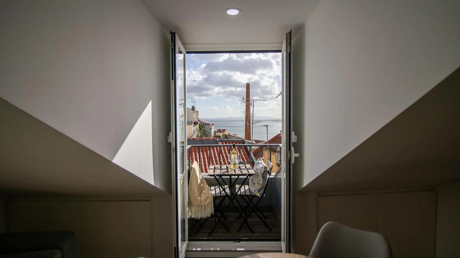 Aparthotel Loios Studios And Apartments Lissabon Portugal