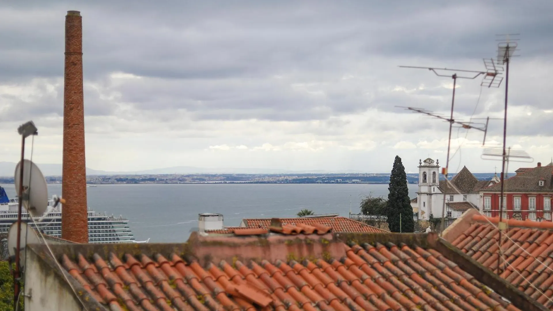 Loios Studios And Apartments Lisbon Aparthotel